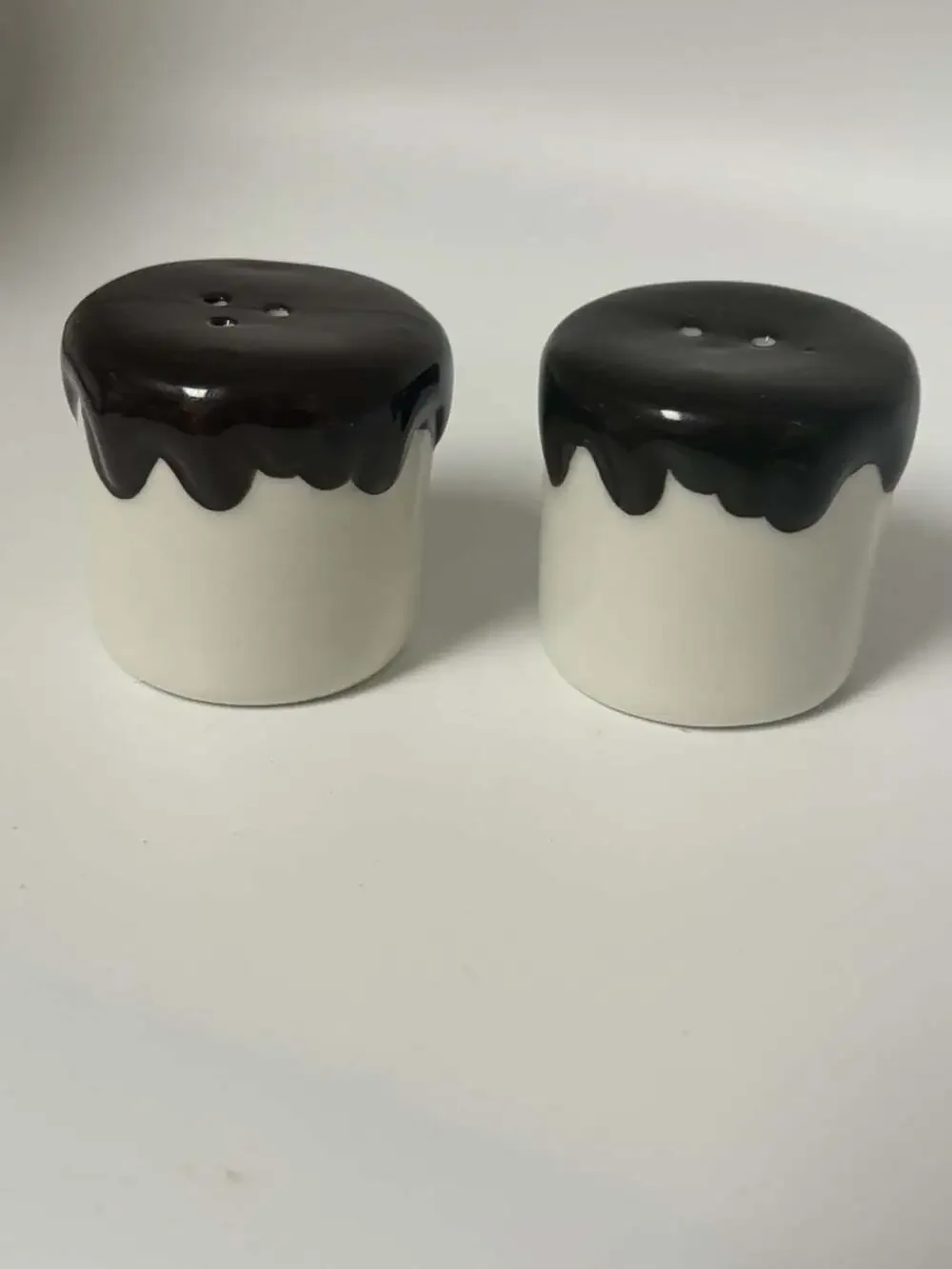 S’mores Salt And Pepper Shakers 2”x2”